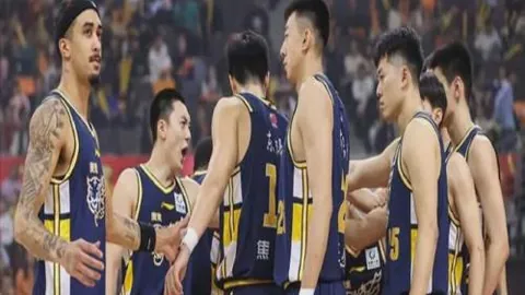 “东契奇揽21+9+14 里夫斯30+7+6 湖人轻敌马刺实现两连胜”